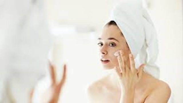 Must-follow night skincare regime for youthful skin