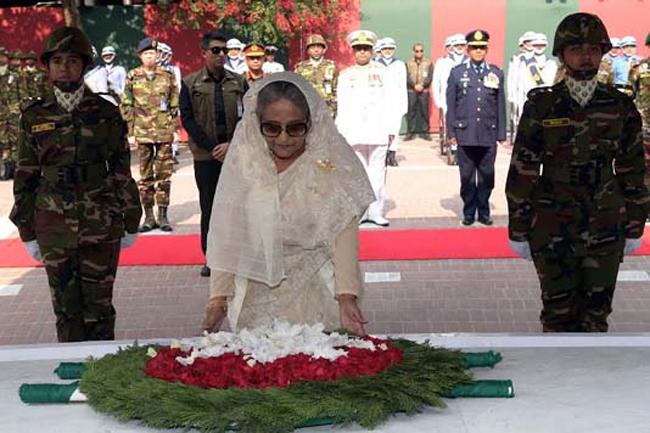 PM pays homage to Bangabandhu at Tungipara