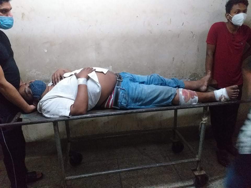 রাজধানীর টিকাটুলিতে যুবলীগের সন্ত্রাসী হামলায় গুরুতর আহত ৩৯ নং ওয়ার্ড আওয়ামী লীগের নেতৃবৃন্দ