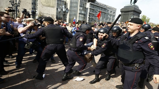 Nearly 1600 reported arrested in Russian anti-Putin protests