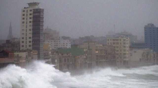 Snow causes major travel disruptions in France