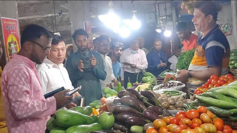 Mobile court fines shop owners in B'baria