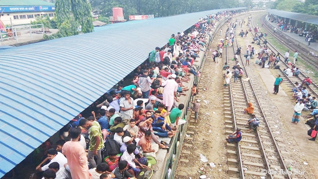 Homegoers suffer as trains run late